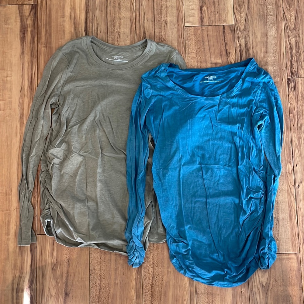 Motherhood maternity size small long sleeve shirts EUC. Blue, green. Ruched side